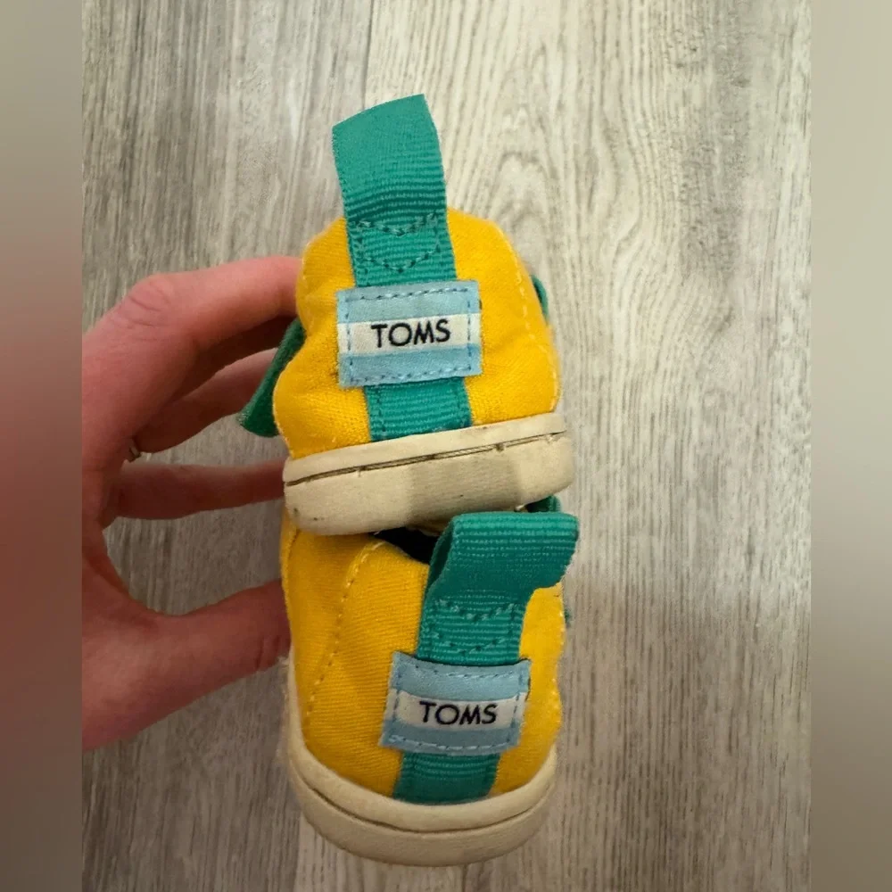 TOMS Kids Yellow Sunflower Shoes
